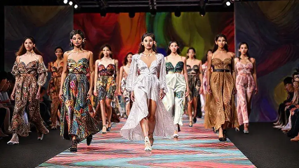 Diseñadores emergentes españoles 2025: innovaciones en pasarelas